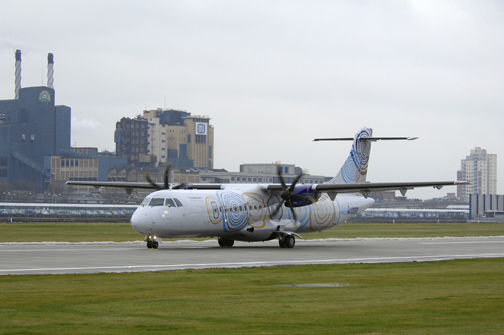 photo-atr-72-500-london-city-airport1